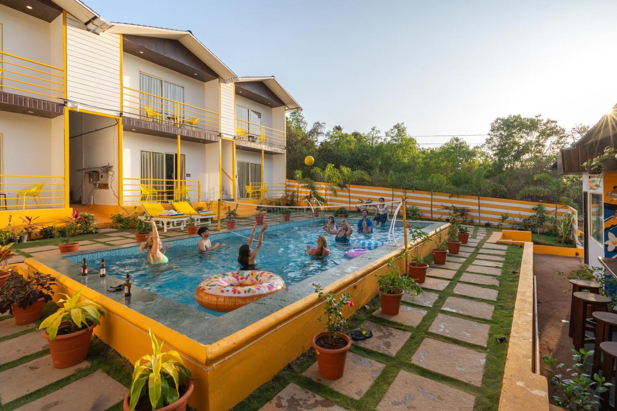 The Social Stays Goa, Morjim Formerly Artbuzz Luaran gambar