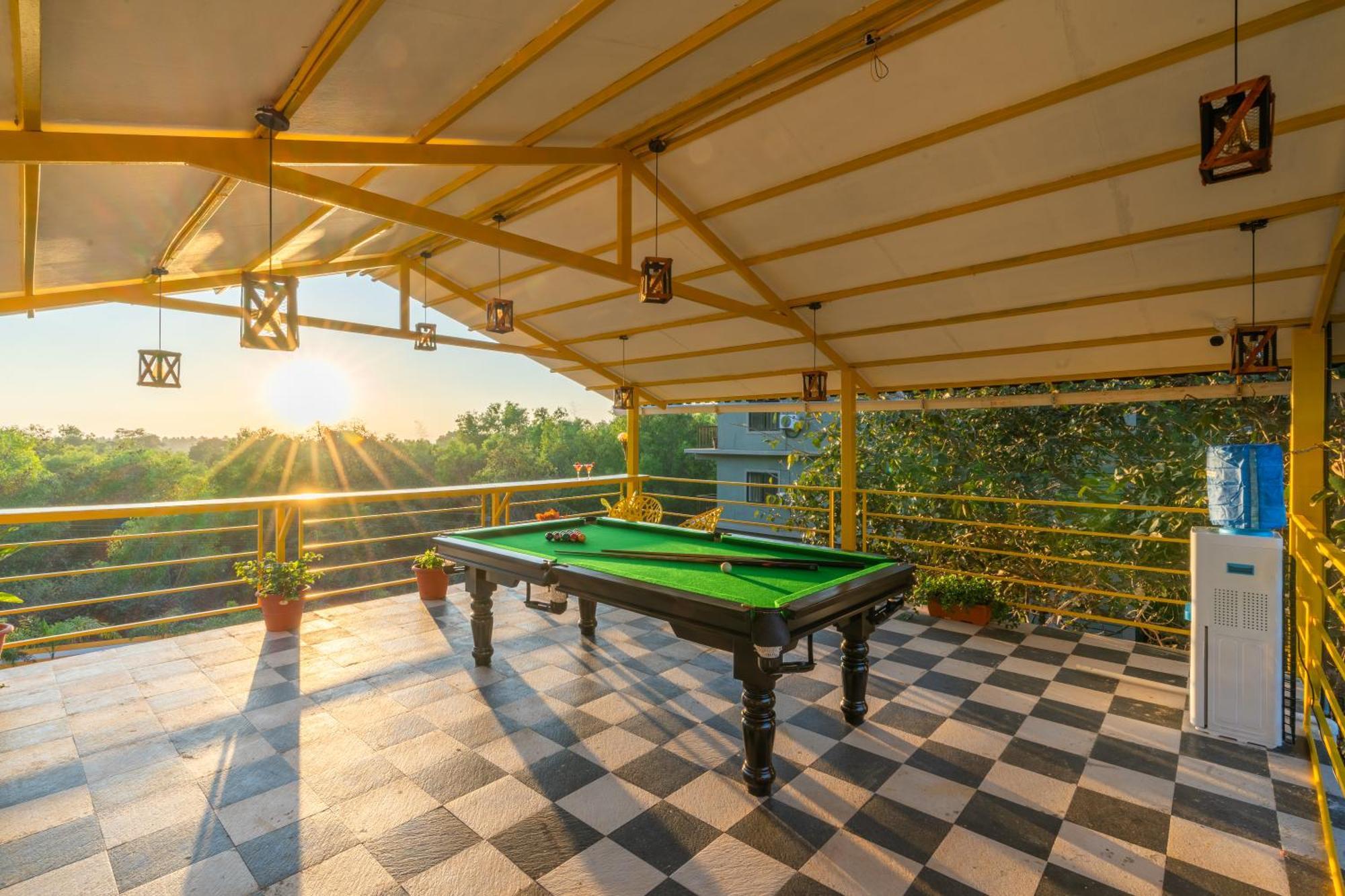 The Social Stays Goa, Morjim Formerly Artbuzz Luaran gambar