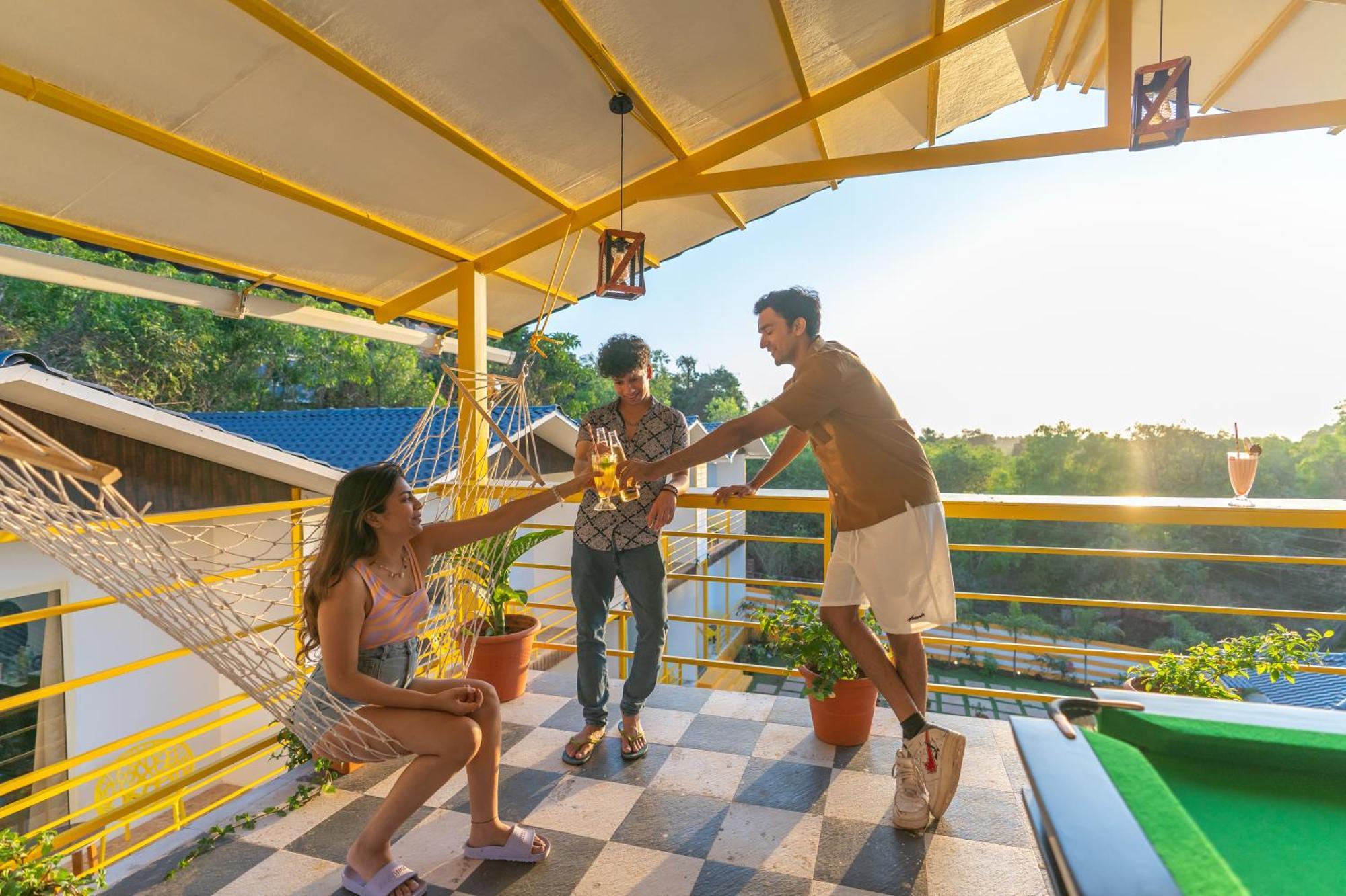 The Social Stays Goa, Morjim Formerly Artbuzz Luaran gambar